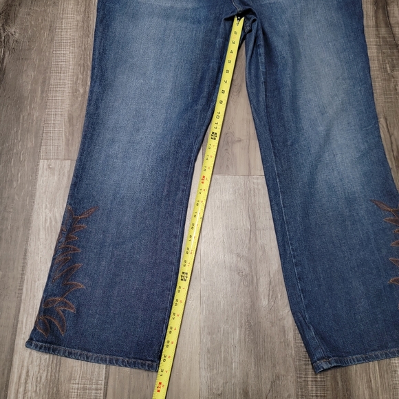 Lauren Ralph Lauren Bootcut Embroidered Jeans - Picture 5 of 12